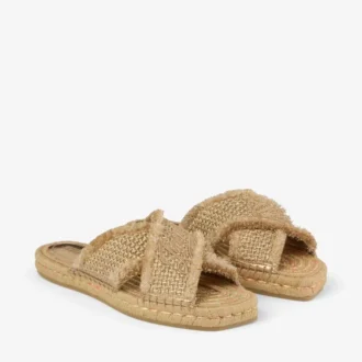 Aciel-sandaal Platte sandalen van geweven goudkleurige stof