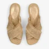 Aciel-sandaal Platte sandalen van geweven goudkleurige stof Aciel-sandaal Platte sandalen van geweven goudkleurige stof