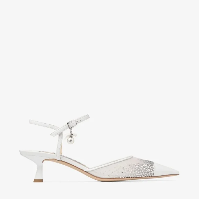 Aren Slingback 45 Witte slingbacks van mesh met kristallen en parelbedeltje Aren Slingback 45 Witte slingbacks van mesh met kristallen en parelbedeltje