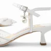 Aren Slingback 45 Witte slingbacks van mesh met kristallen en parelbedeltje Aren Slingback 45 Witte slingbacks van mesh met kristallen en parelbedeltje