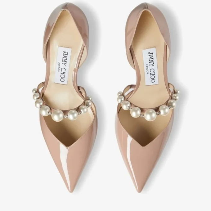 Aurelie 65 Balletroze lakleren pumps met spitse neus en parelversiering Aurelie 65 Balletroze lakleren pumps met spitse neus en parelversiering