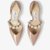 Aurelie 85 Balletroze lakleren pumps met spitse neus en parelversiering Aurelie 85 Balletroze lakleren pumps met spitse neus en parelversiering