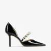 Aurelie 85 Zwarte lakleren pumps met spitse neus en parelversiering Aurelie 85 Zwarte lakleren pumps met spitse neus en parelversiering