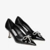 Auria 70 Zwarte zachte Spazzolato-pumps met fluwelen en kristallen strik Auria 70 Zwarte zachte Spazzolato-pumps met fluwelen en kristallen strik