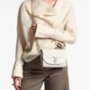 Avenue Curve Clutch Latte gewatteerde nappalederen clutch Avenue Curve Clutch Latte gewatteerde nappalederen clutch