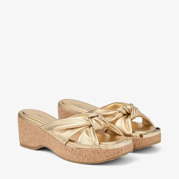 Avenue Wedge 50 Goudkleurige nappa muiltjes met sleehak Avenue Wedge 50 Goudkleurige nappa muiltjes met sleehak