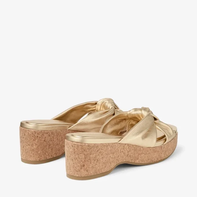 Avenue Wedge 50 Goudkleurige nappa muiltjes met sleehak Avenue Wedge 50 Goudkleurige nappa muiltjes met sleehak