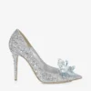 Avril met kristallen bedekte pumps met spitse neus