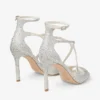 Azia 95 ivoorkleurige satijnen pumps met kristallen versiering