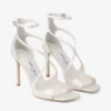 Azia 95 ivoorkleurige satijnen sandalen
