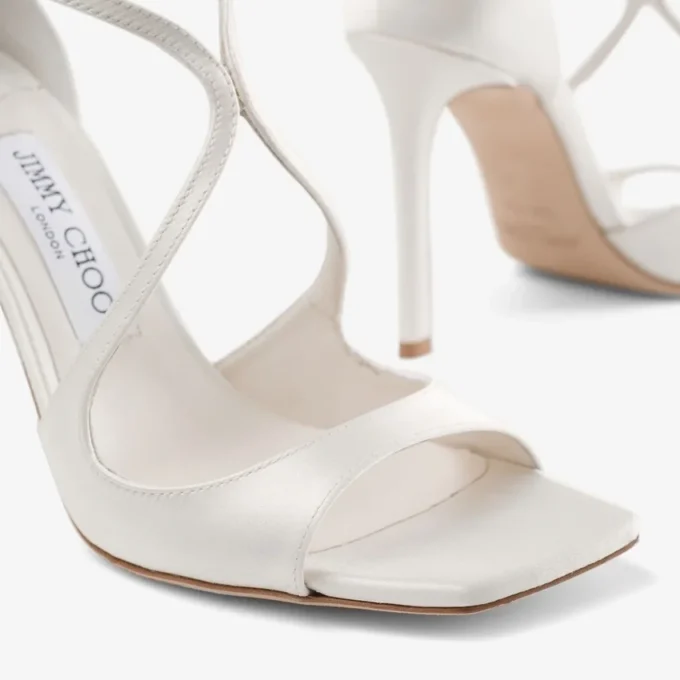 Azia 95 ivoorkleurige satijnen sandalen