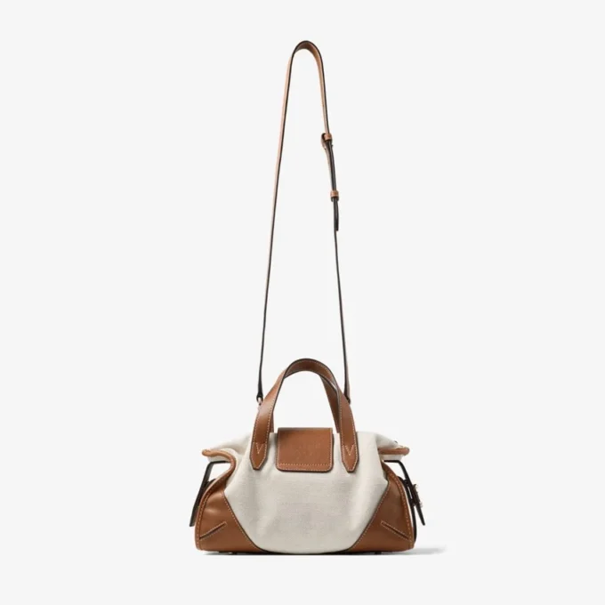 Bar Holdall Small: naturel en tan gerecyclede canvas reistas met biker-leren afwerking Bar Holdall Small: naturel en tan gerecyclede canvas reistas met biker-leren afwerking