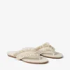 Bay Flat Amandelkleurige platte sandalen van gerafeld canvas met vlekjes Bay Flat Amandelkleurige platte sandalen van gerafeld canvas met vlekjes
