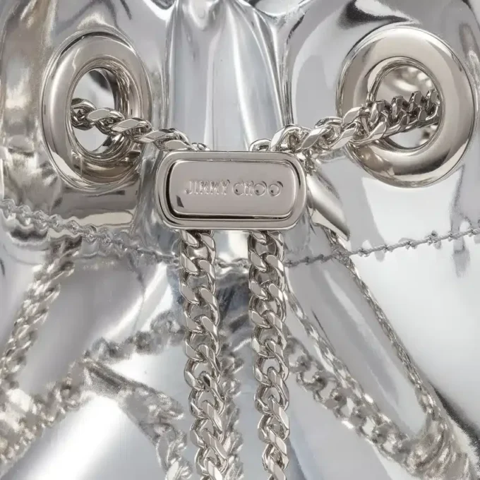 Bon Bon mini-tas van zilverkleurige spiegelstof met metalen handvat Bon Bon mini-tas van zilverkleurige spiegelstof met metalen handvat