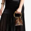 Bon Bon transparante schildpadkleurige bucket bag met gebeeldhouwd handvat Bon Bon transparante schildpadkleurige bucket bag met gebeeldhouwd handvat