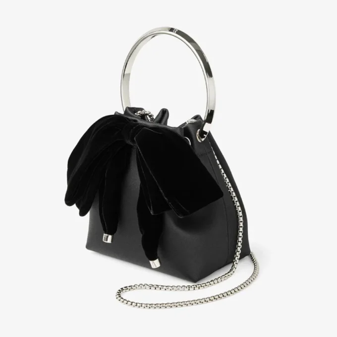 Bon Bon zwarte satijnen bucket bag met fluwelen strik