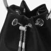 Bon Bon zwarte satijnen handtas met metalen handvat Bon Bon zwarte satijnen handtas met metalen handvat