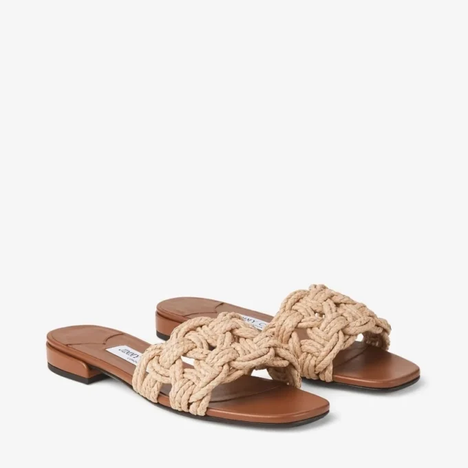 Chara Flat Tan leren en gehaakte raffia-slipper Chara Flat Tan leren en gehaakte raffia-slipper