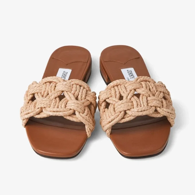 Chara Flat Tan leren en gehaakte raffia-slipper Chara Flat Tan leren en gehaakte raffia-slipper