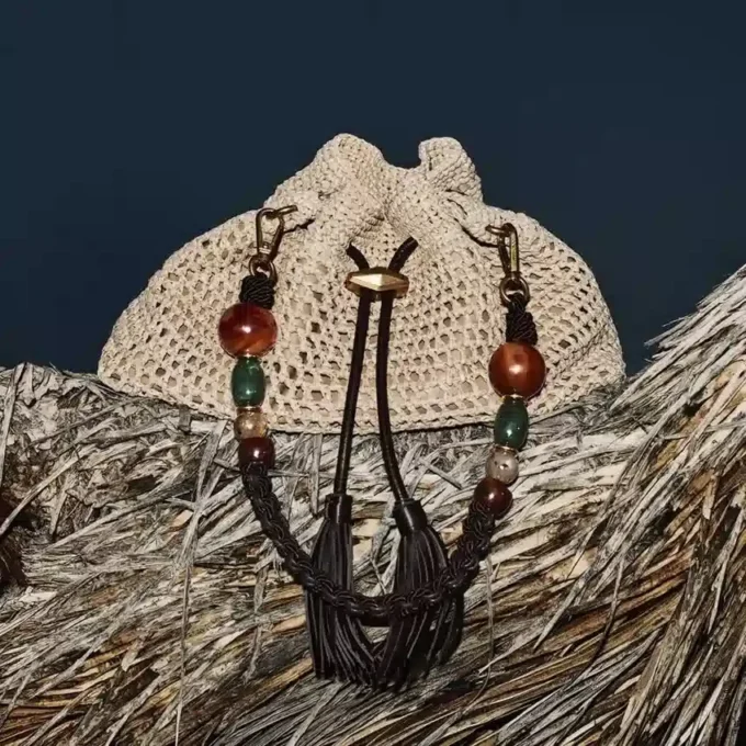 Cinch Medium natuurlijke en chocoladekleurige gehaakte raffia schoudertas met gevlochten riem
