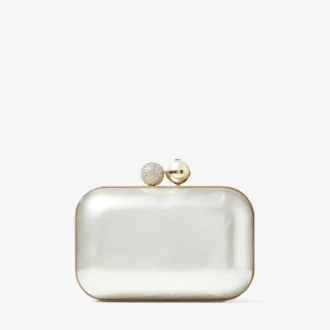 Cloud ivoorkleurige parelmoeren clutch met kristallen sluiting