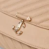Curve Cross Body Medium Chai gewatteerde Biker-leren crossbodytas