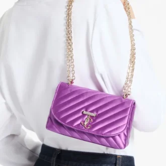 Curve Cross Body Small Violet Orchid gewatteerde satijnen crossbodytas met Crystal Jc-bar