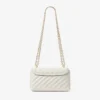 Curve Crossbody Small Latte gewatteerde nappalederen crossbodytas Curve Crossbody Small Latte gewatteerde nappalederen crossbodytas
