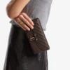 Curve-portemonnee met ketting Chocoladebruine gewatteerde Biker-leren portemonnee met ketting Curve-portemonnee met ketting Chocoladebruine gewatteerde Biker-leren portemonnee met ketting