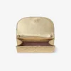 Curve-portemonnee met ketting Glanzend goudkleurige, gewatteerde metallic leren clutch Curve-portemonnee met ketting Glanzend goudkleurige, gewatteerde metallic leren clutch