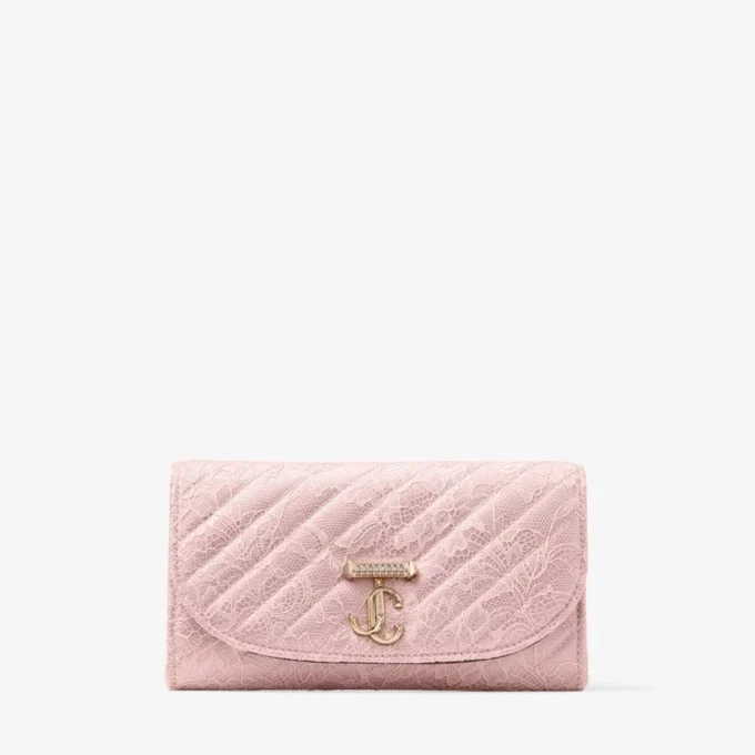 Curve-portemonnee met ketting Roze gewatteerde jimmy choo-kantportemonnee met ketting en kristallen JC-bar Curve-portemonnee met ketting Roze gewatteerde jimmy choo-kantportemonnee met ketting en kristallen JC-bar