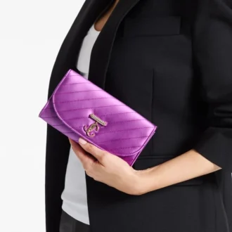 Curve-portemonnee met ketting Violet Orchid gewatteerde satijnen portemonneeketting met Crystal JC-bar