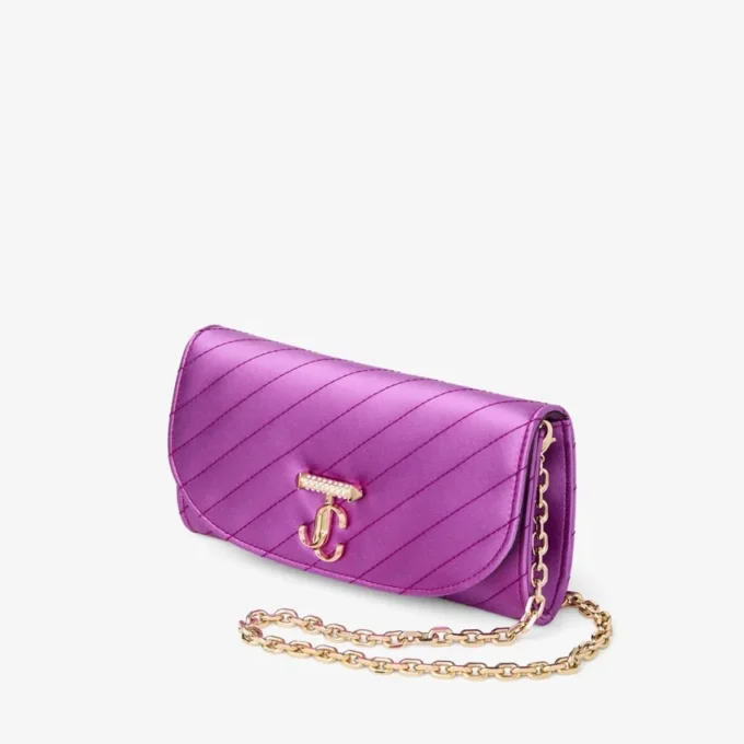 Curve-portemonnee met ketting Violet Orchid gewatteerde satijnen portemonneeketting met Crystal JC-bar Curve-portemonnee met ketting Violet Orchid gewatteerde satijnen portemonneeketting met Crystal JC-bar