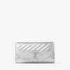 Curve-portemonnee met ketting, zilver Gewatteerde portemonnee van metallic nappaleer met ketting Curve-portemonnee met ketting, zilver Gewatteerde portemonnee van metallic nappaleer met ketting