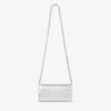 Curve-portemonnee met ketting, zilver Gewatteerde portemonnee van metallic nappaleer met ketting Curve-portemonnee met ketting, zilver Gewatteerde portemonnee van metallic nappaleer met ketting