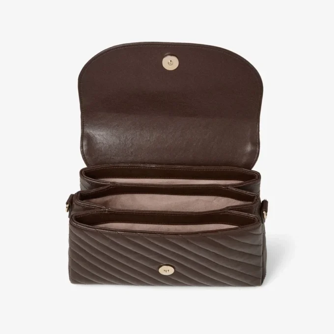 Curve Top Handle chocoladekleurige gewatteerde Biker-leren schoudertas met parelversieringen