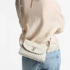 Curve Top Handle Latte gewatteerde nappalederen tas met handvat en parelversiering