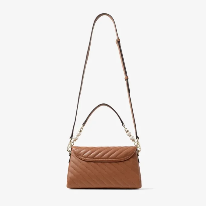 Curve Top Handle Tan gewatteerde Biker-leren tas met handvat en parelversiering
