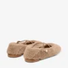 Eleri ballerina Toffee schapenvacht ballerina pumps met parelbedeling