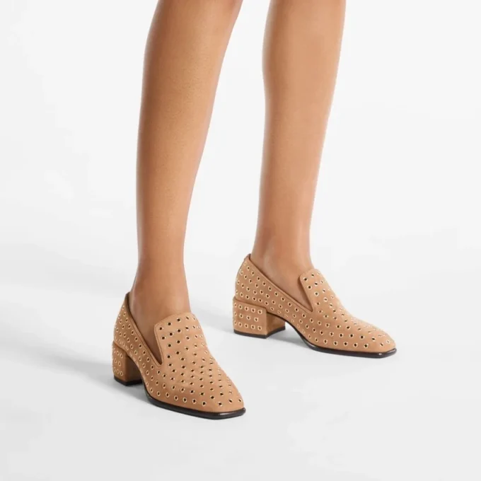 Eliot Slipper 45 F Toffee suède pantoffels met oogjes Eliot Slipper 45 F Toffee suède pantoffels met oogjes