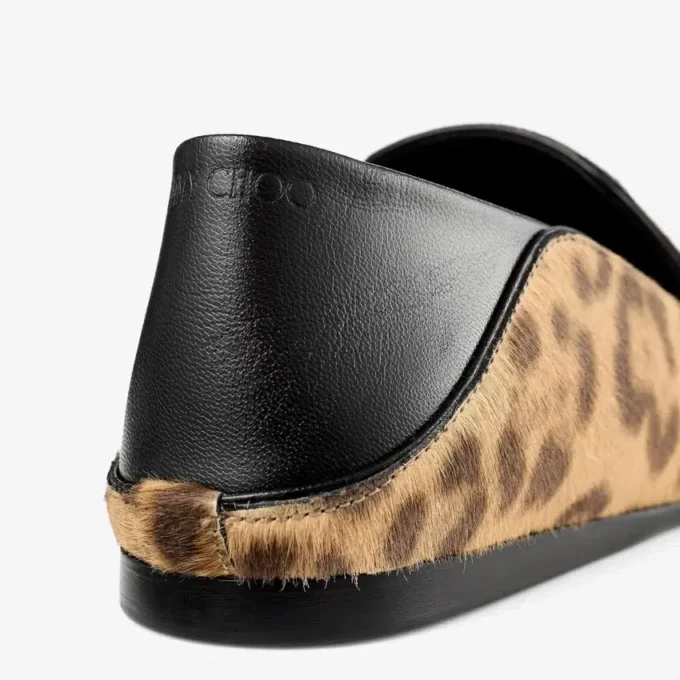 Eliot-slipper Natuurlijke poneyleer slippers met luipaardprint