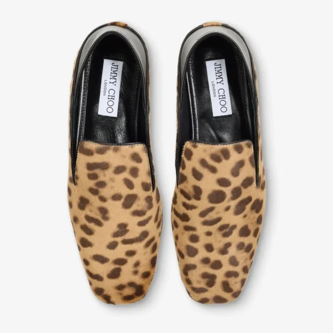 Eliot-slipper Natuurlijke poneyleer slippers met luipaardprint
