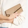 Emmie Chai-clutch van lakleer Emmie Chai-clutch van lakleer