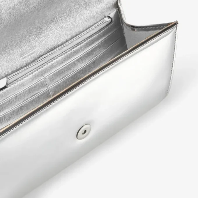 Emmie zilveren spiegelstof clutch