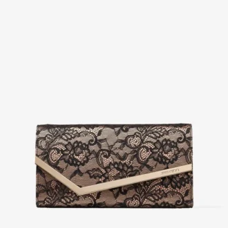 Emmie Zwart en Balletroze Jimmy Choo Kanten Clutch