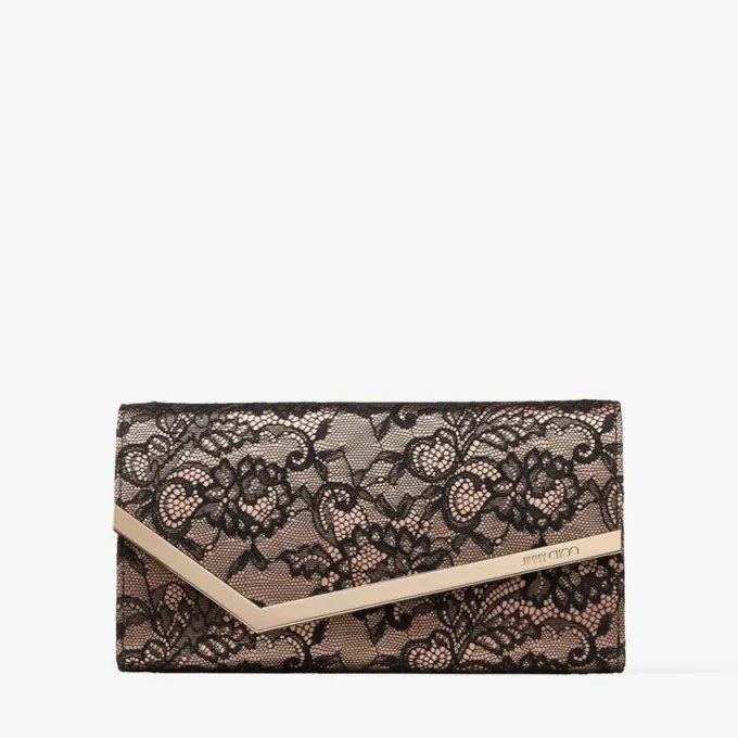 Emmie Zwart en Balletroze Jimmy Choo Kanten Clutch