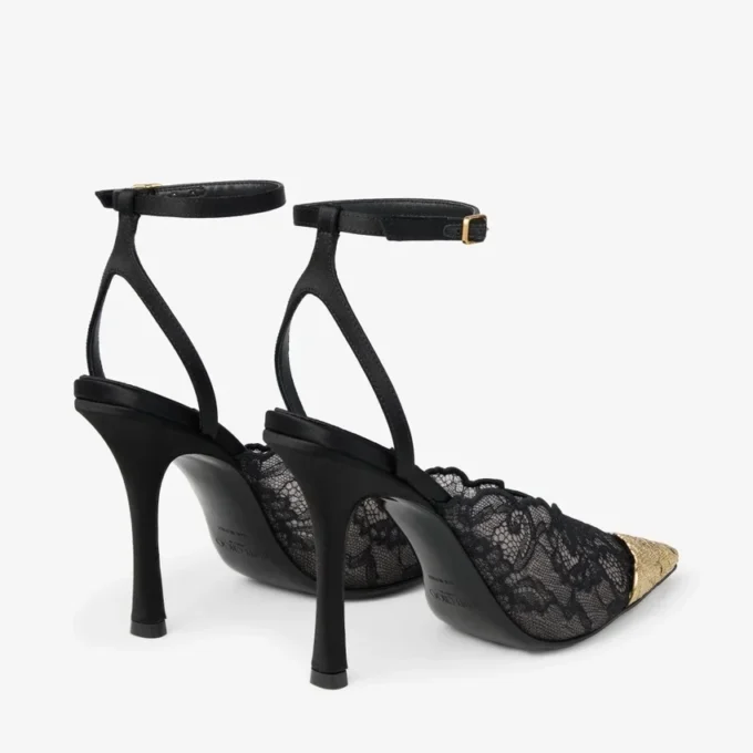Faiz 100 Zwarte Jimmy Choo-pumps met kant en metalen kanten details Faiz 100 Zwarte Jimmy Choo-pumps met kant en metalen kanten details
