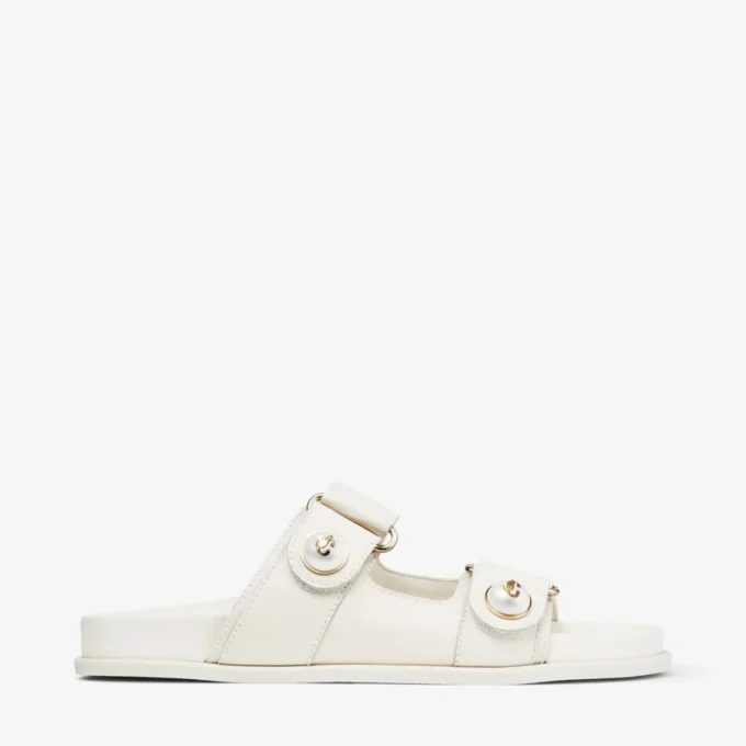Fayence-sandaal Latte-leren platte sandalen met parelversiering Fayence-sandaal Latte-leren platte sandalen met parelversiering