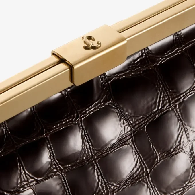 Ganache Sambuco glanzende clutch van leer met krokodillenreliëf Ganache Sambuco glanzende clutch van leer met krokodillenreliëf