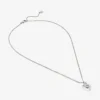 Hartketting Hartketting met zilveren afwerking en kristallen Hartketting Hartketting met zilveren afwerking en kristallen